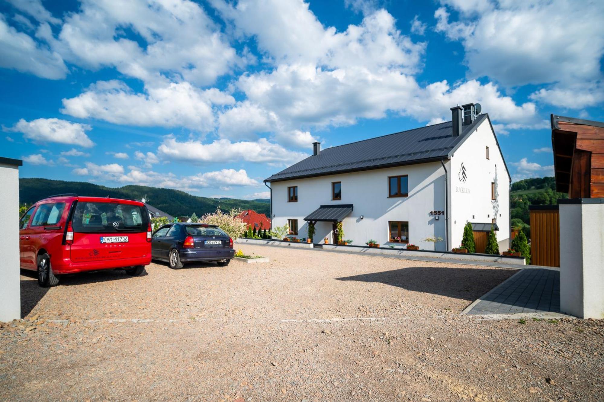Apartamenty Black Lion Pcim Buitenkant foto